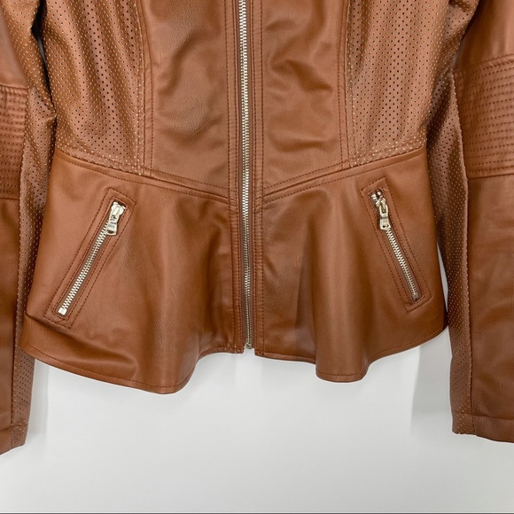 Guess Peplum brown faux leather jacket
Cognac - Picture 6 of 16